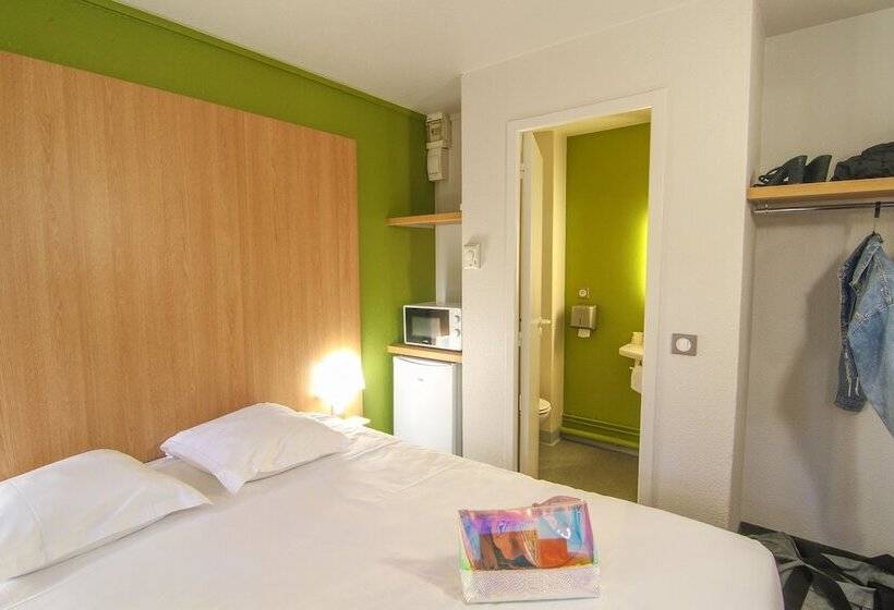 בית מלון כפרי Kyriad Direct Poitiers  Gare Du Futuroscope