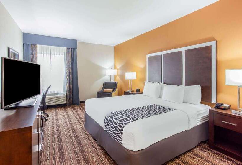 Отель La Quinta By Wyndham Gonzales Tx