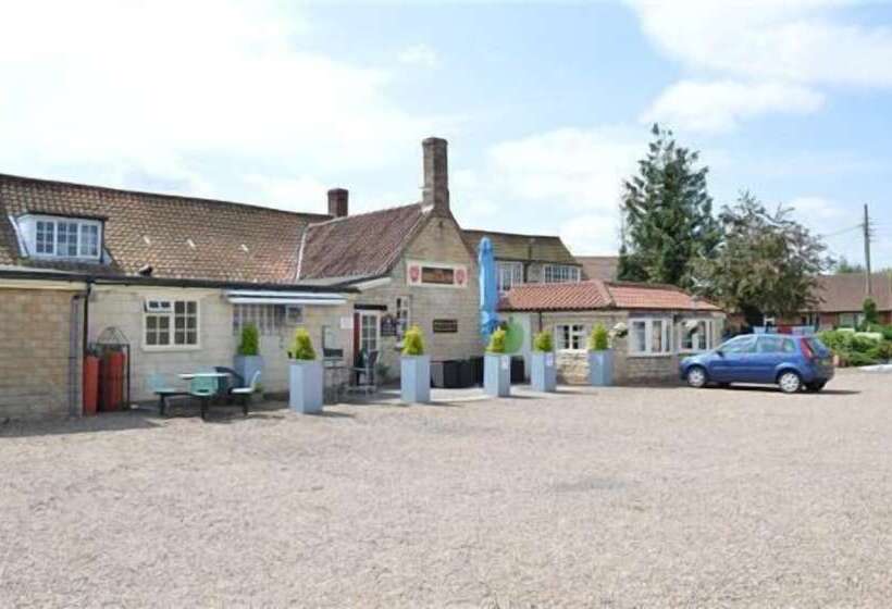 هتل The Red Lion