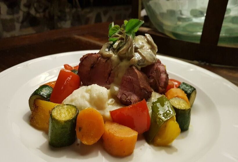 בית מלון כפרי Tutwa Desert Lodge