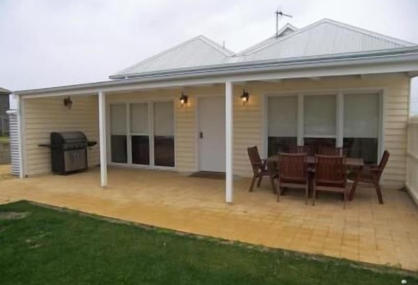 Lighthouse Lodge