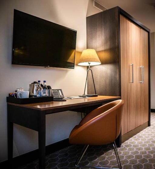 استراحتگاه The Warwickshire Hotel And Country Club