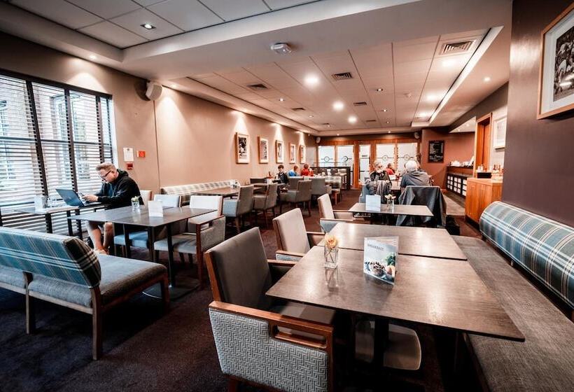 استراحتگاه The Warwickshire Hotel And Country Club