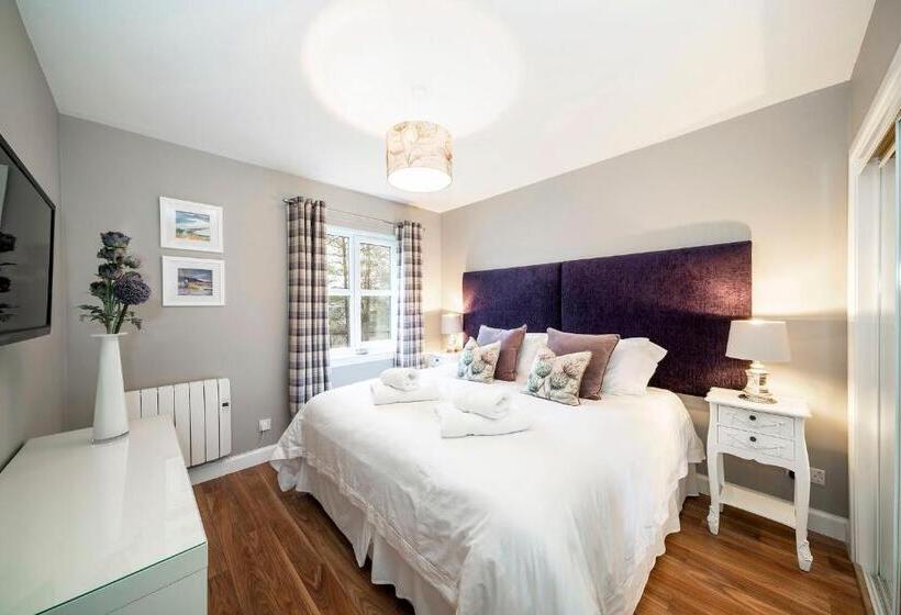 The Pines Stunning 3 Bedroomed Apartment, Gleneagles