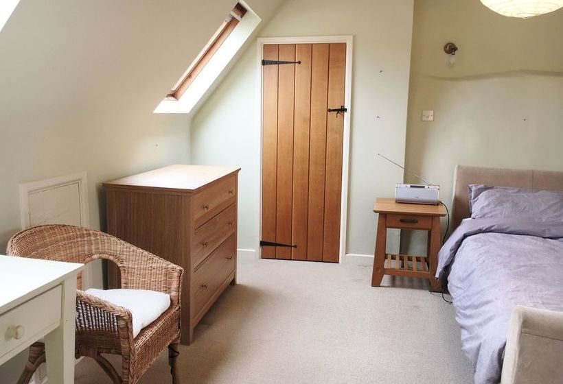 Period & Contempory Family Friendly Cotswold Cottage
