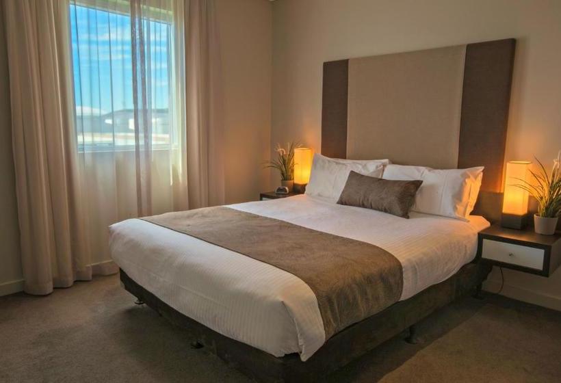 Adelaide Dress Circle Apartments  North Terrace