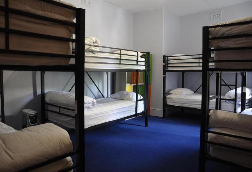 هاستل Backpackers Imperial