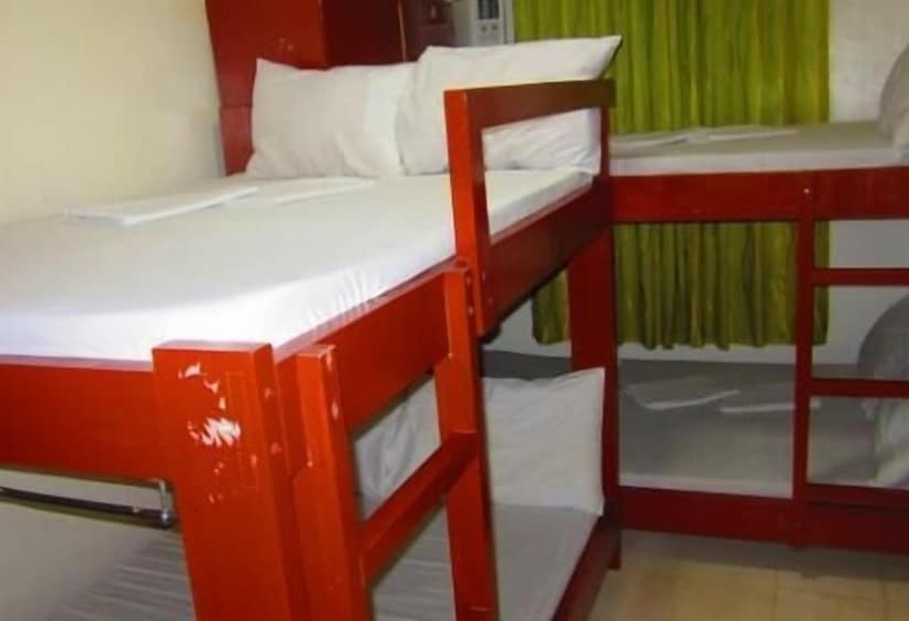 הוסטל Wendy's Apartelle