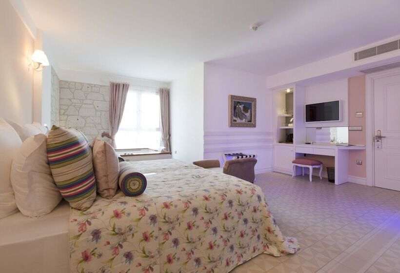 تختخواب و صبحانه Cella Boutique Hotel & Spa