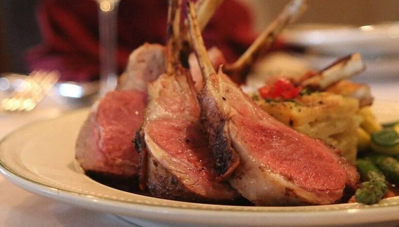 مبيت وإفطار The Whispering Pines Inn