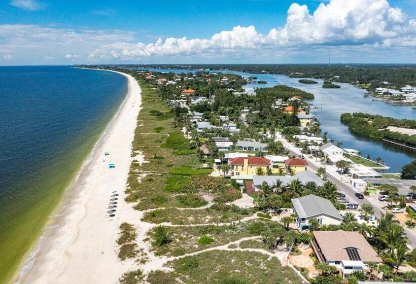 فندق Casey Key Resorts  Beachfront