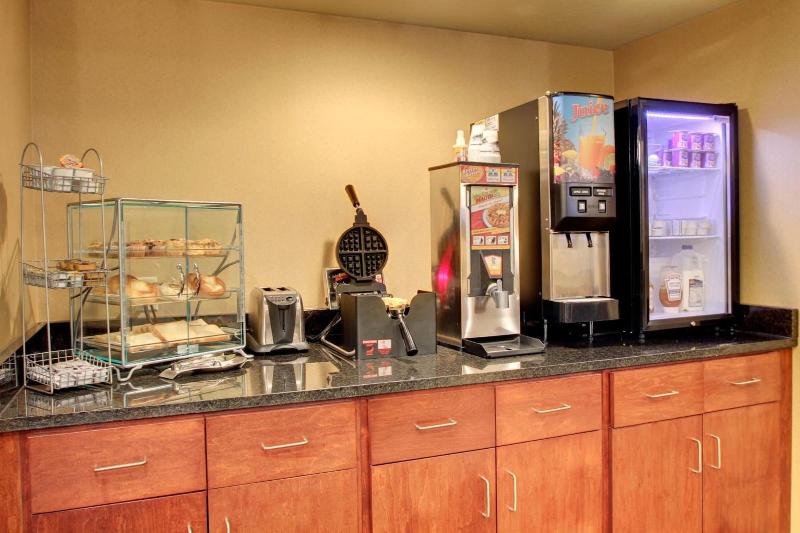 فندق Cobblestone Inn And Suites   Eaton