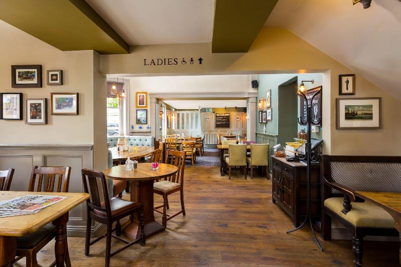 هتل Inn In The Park