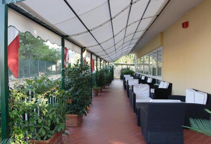 هتل Villa Serena