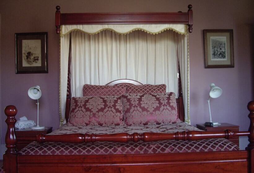 Lucinda B&b