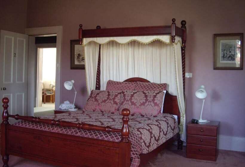 Lucinda B&b