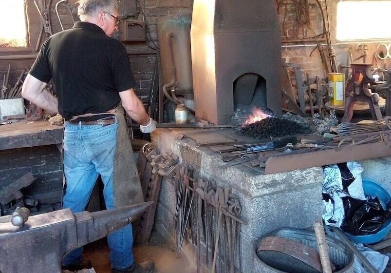 צימר Sandhurst Farm Forge