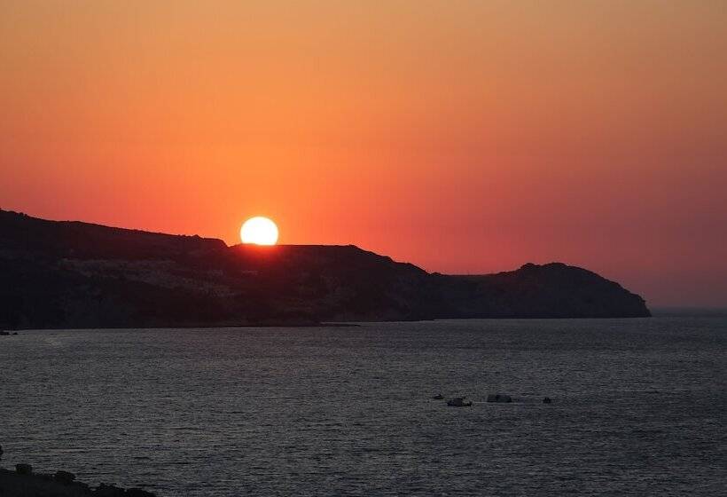 هتل Arya Karaburun