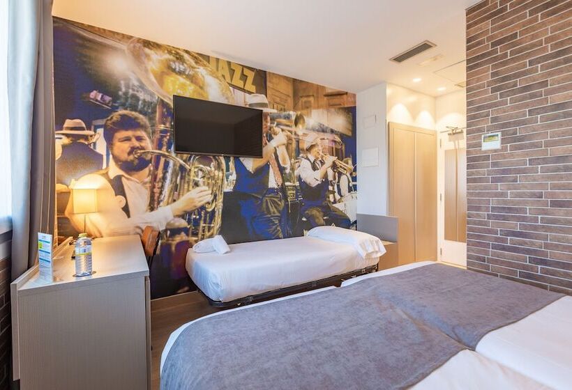 هتل Colectia Urumea