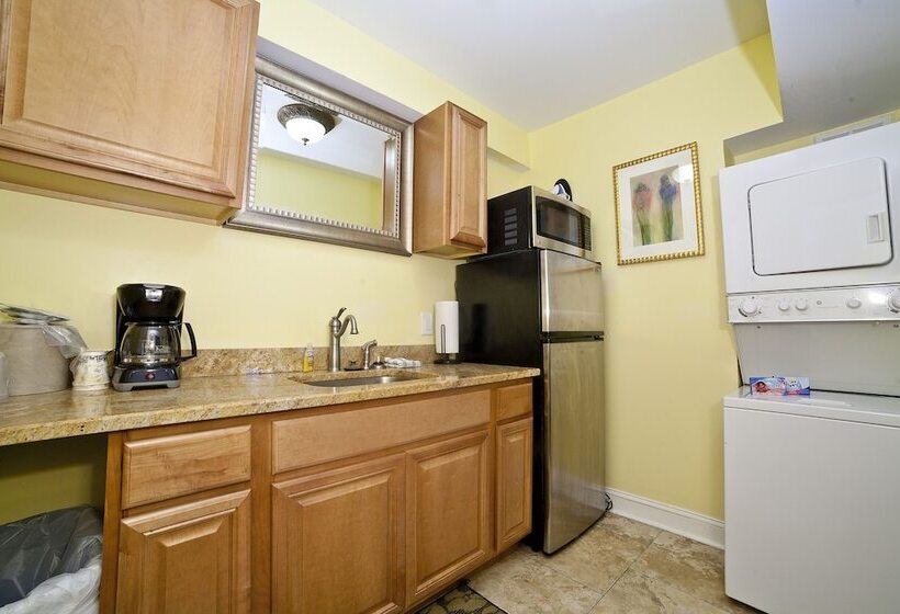 هتل Desoto Beach Gardens