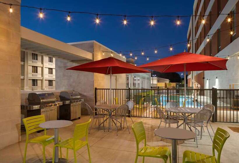 فندق Home2 Suites By Hilton Charlotte Airport