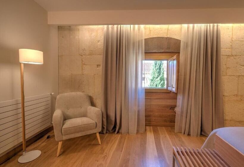 هتل Real Colegiata San Isidoro