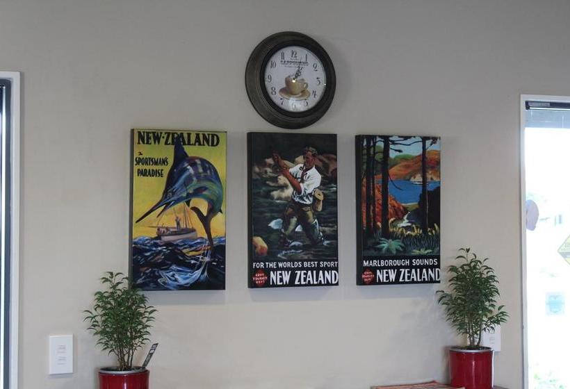 Riverlands Roadhouse Motel