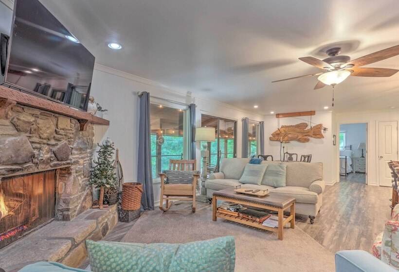 Beautiful Connestee Falls Home W/ Porch In Brevard