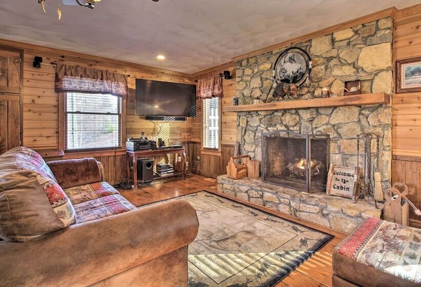 Carters Hideaway By Fairy Stone: Pool & Hot Tub