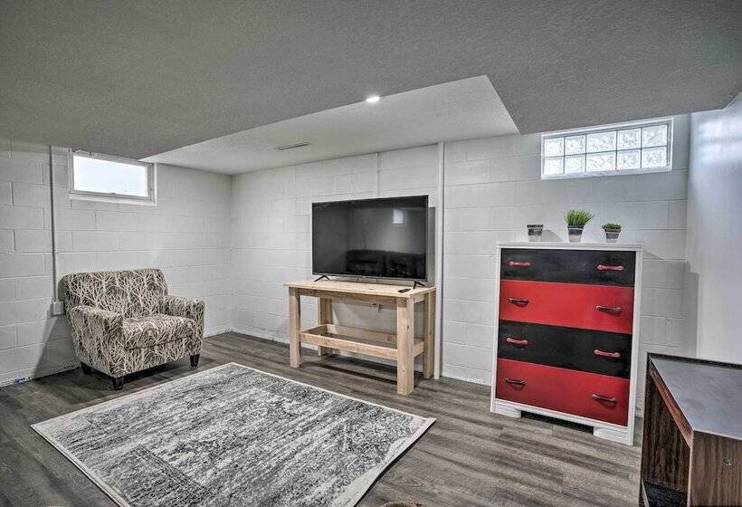 Charming Rochester Home   2 Mi To Mayo Clinic!