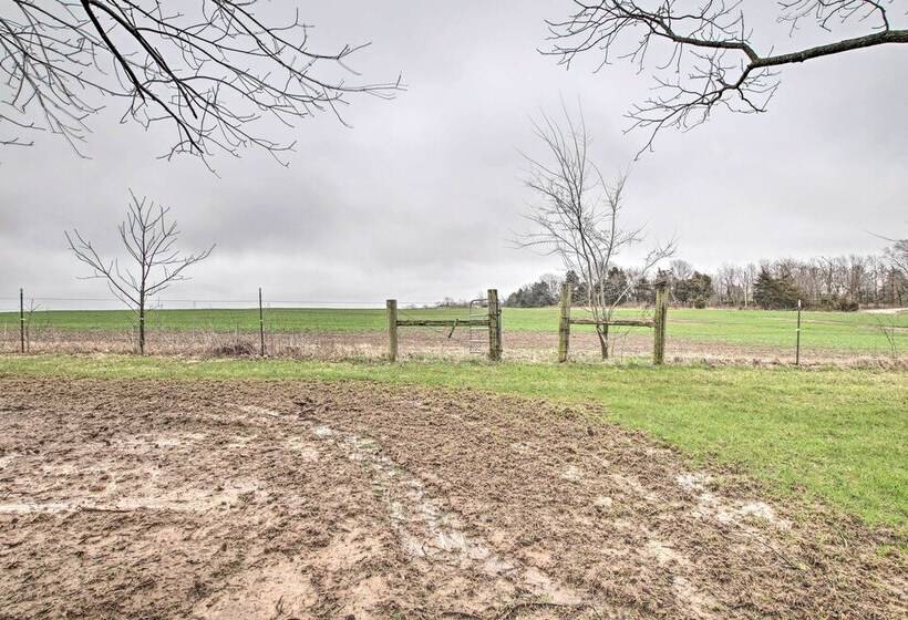 Chic Ste Genevieve Home W/ Nice Interior Amenities