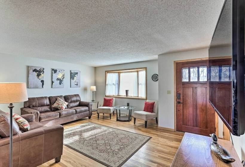 Quiet Rapid City Home   Walk To Canyon Lake Park