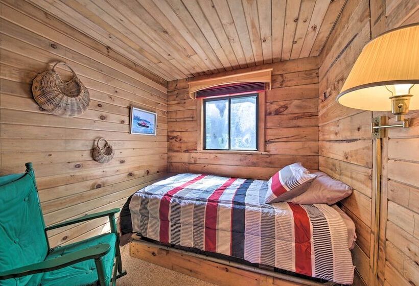 Cozy Cottage On Cat Cove W/ Wraparound Deck!