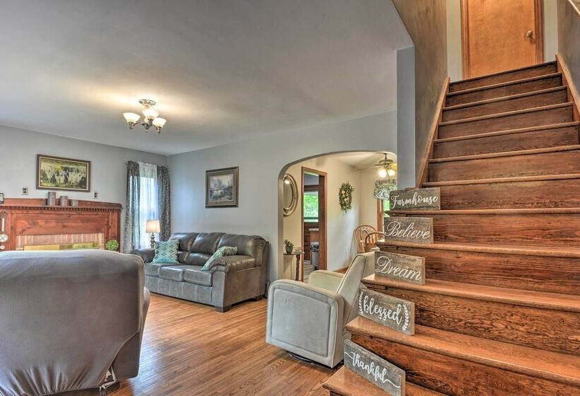 Cozy Family Home W/ Kayaks, Dock & Fire Pit!