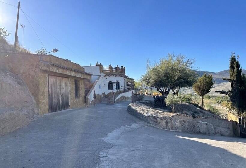 Cuevas El Atochal Orígenes