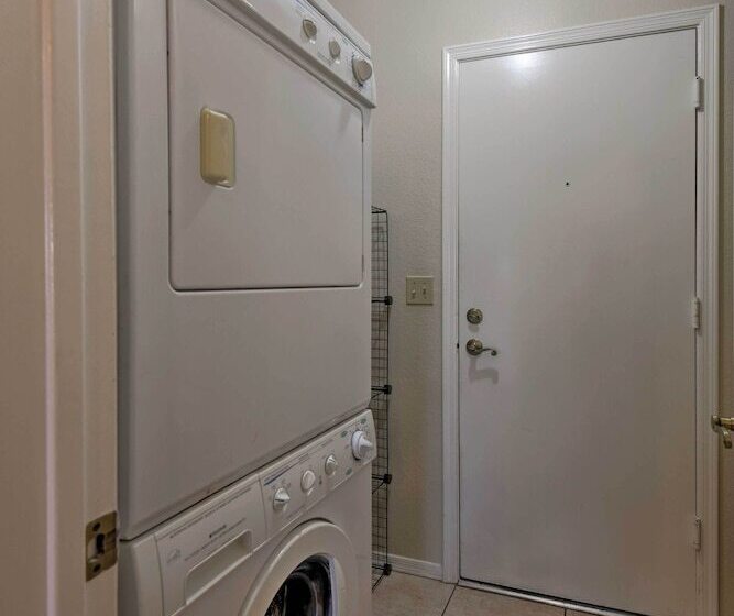 Glendale Home W/ Pool   Walk To Nfl Games!