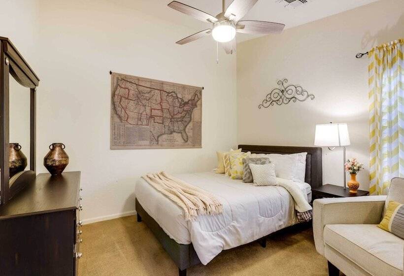 Gorgeous Goodyear Home W/ Pool & Hot Tub!