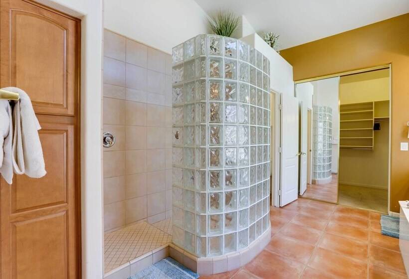 Gorgeous Goodyear Home W/ Pool & Hot Tub!