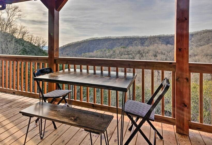 Hilltop Cabin On 5 Acres W/ Hot Tub & Waterfall!