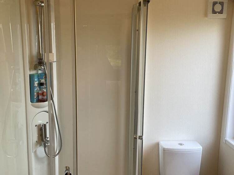 هتل Immaculate 3 Bed Lodge In Otley