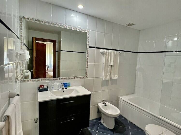 בית מלון כפרי La Rivera