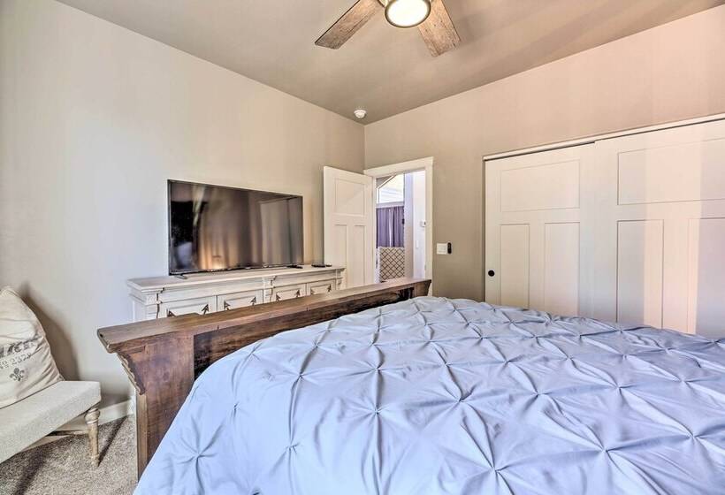 Luxe Cabin W/ Deck & Fenced Yard In Lakeside!