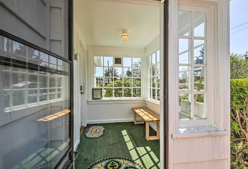 Salty Dog Cottage  In Netarts W/ Deck