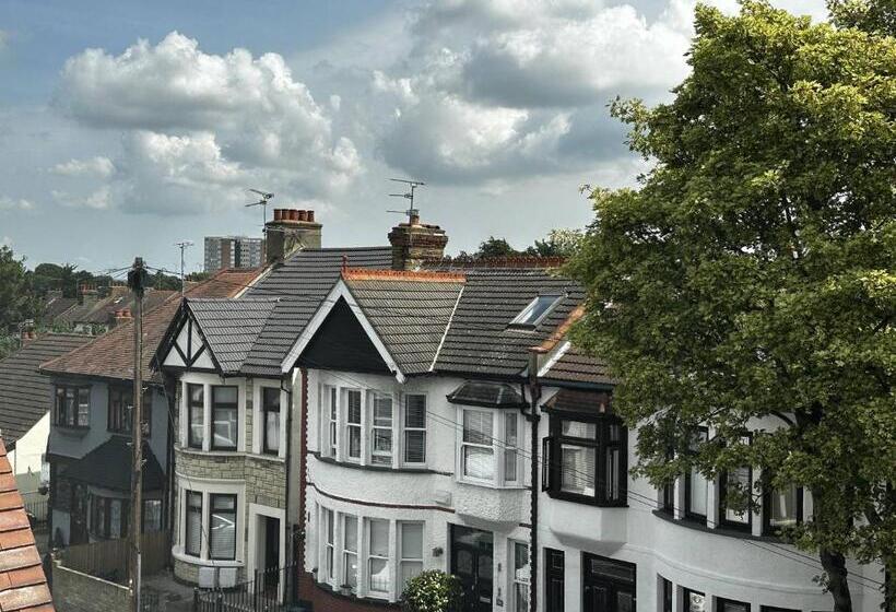 پانسیون Silverdale House