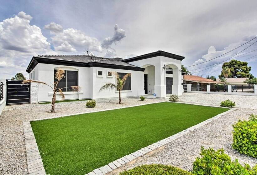 Upscale Peoria Home W/ Gazebo & Putting Green