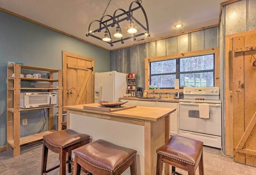 Cherokee Nat L Forest Retreat: Renovated Cabin!