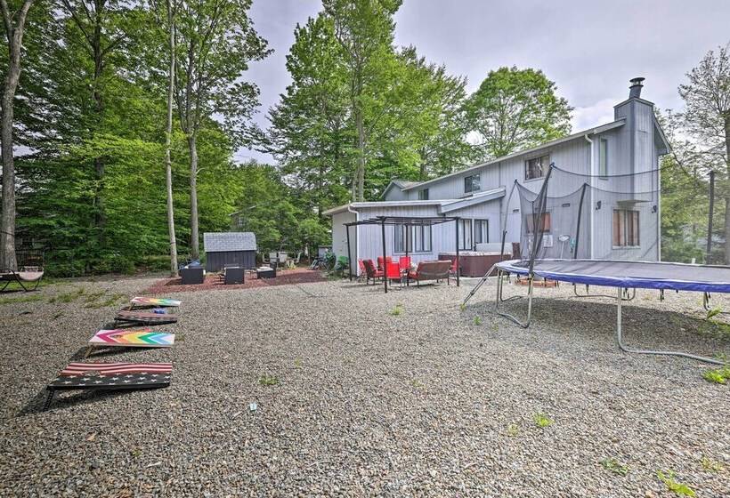 Pocono Mtn Retreat W/ Hot Tub < 11 Mi To Camelback