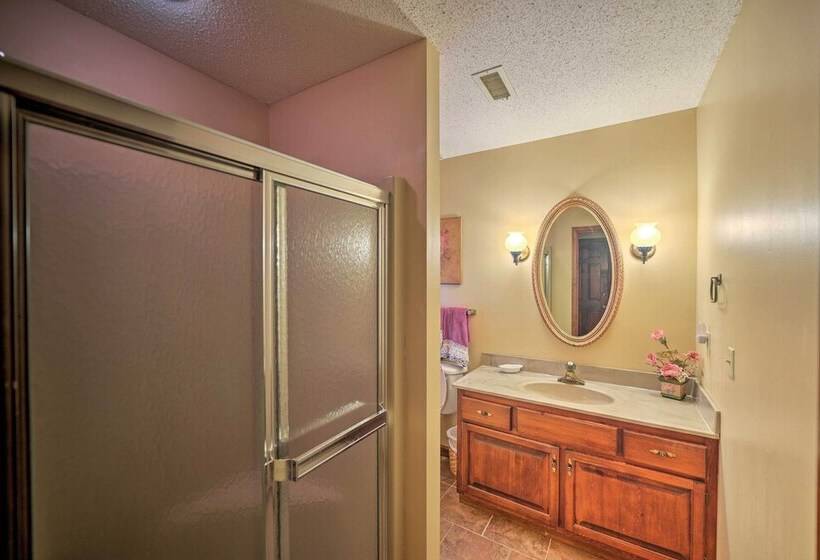 Dayton Home W/ Pool & Deck On 37 Private Acres!