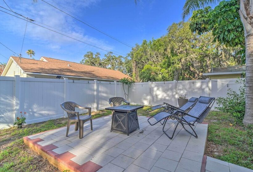 Quiet Crystal Beach Hideaway   Steps To Shoreline!