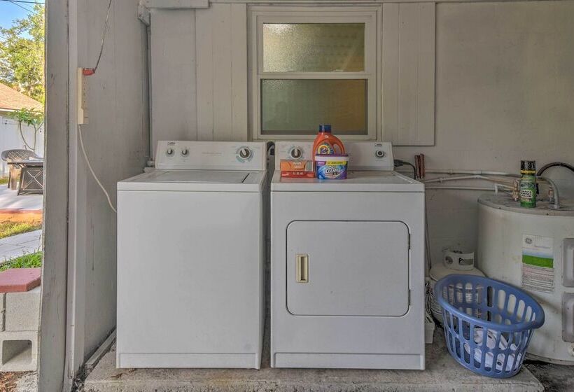 Quiet Crystal Beach Hideaway   Steps To Shoreline!